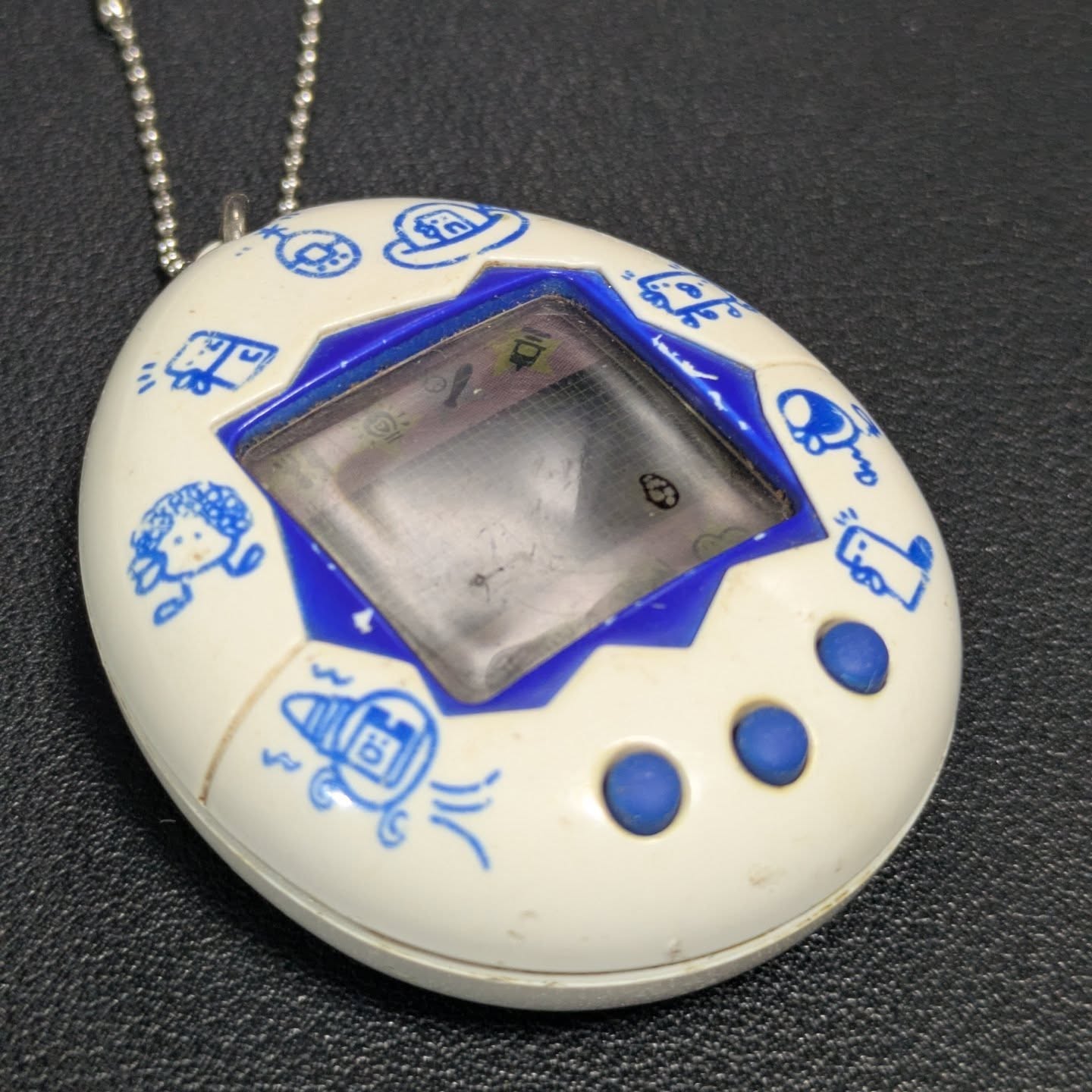 Do you know what this is? It is something very nostalgic.
#Tamagotchi
#Mobilegame